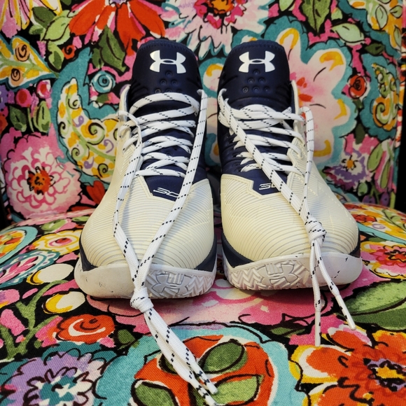Mens Under Armour basketball shoes size 11.5 - Picture 3 of 6